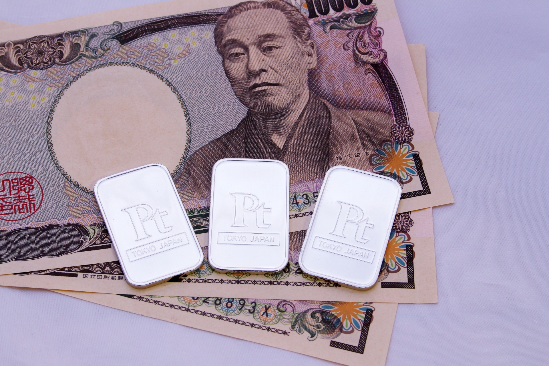 プラチナ投資の将来性はどうなる？注目される理由と始め方を徹底解説 | 芦屋銀馬車 | 金・銀 地金（インゴット）売買